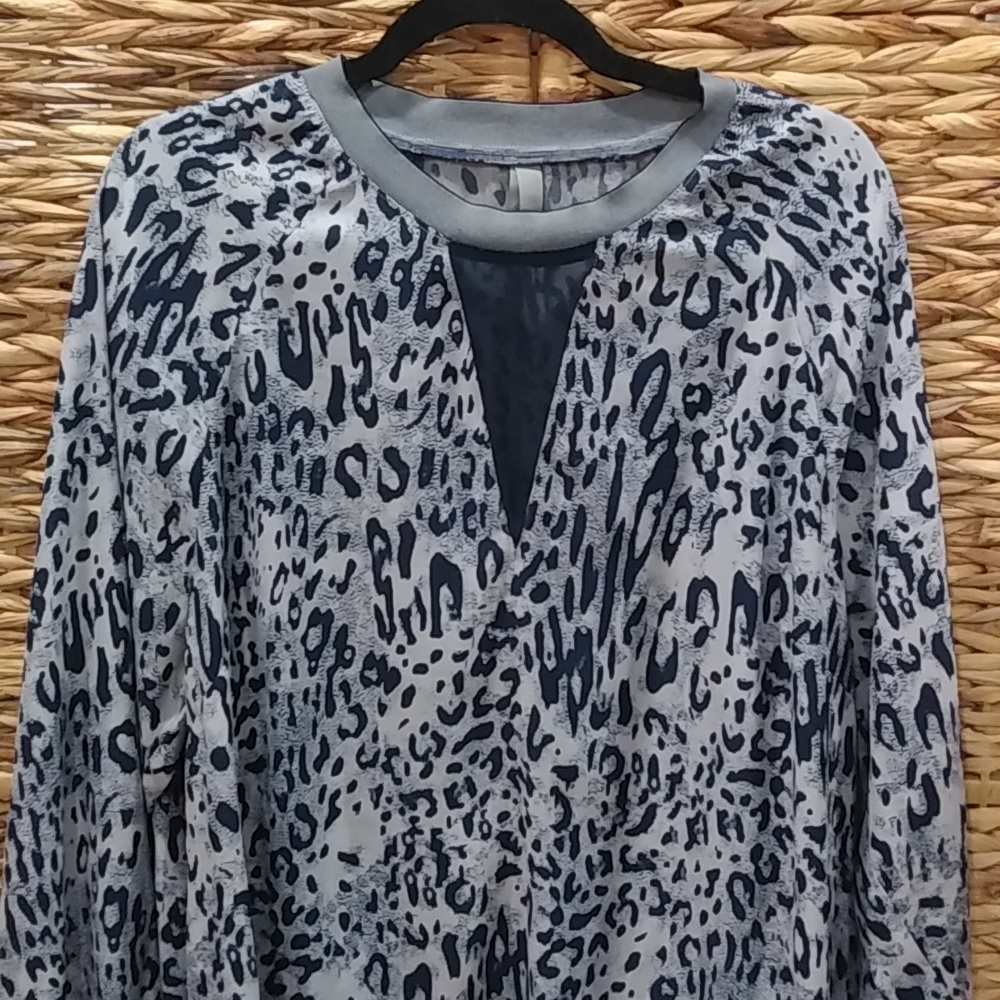 Melissa McCarthy Seven leopard print tunic style top size 1x